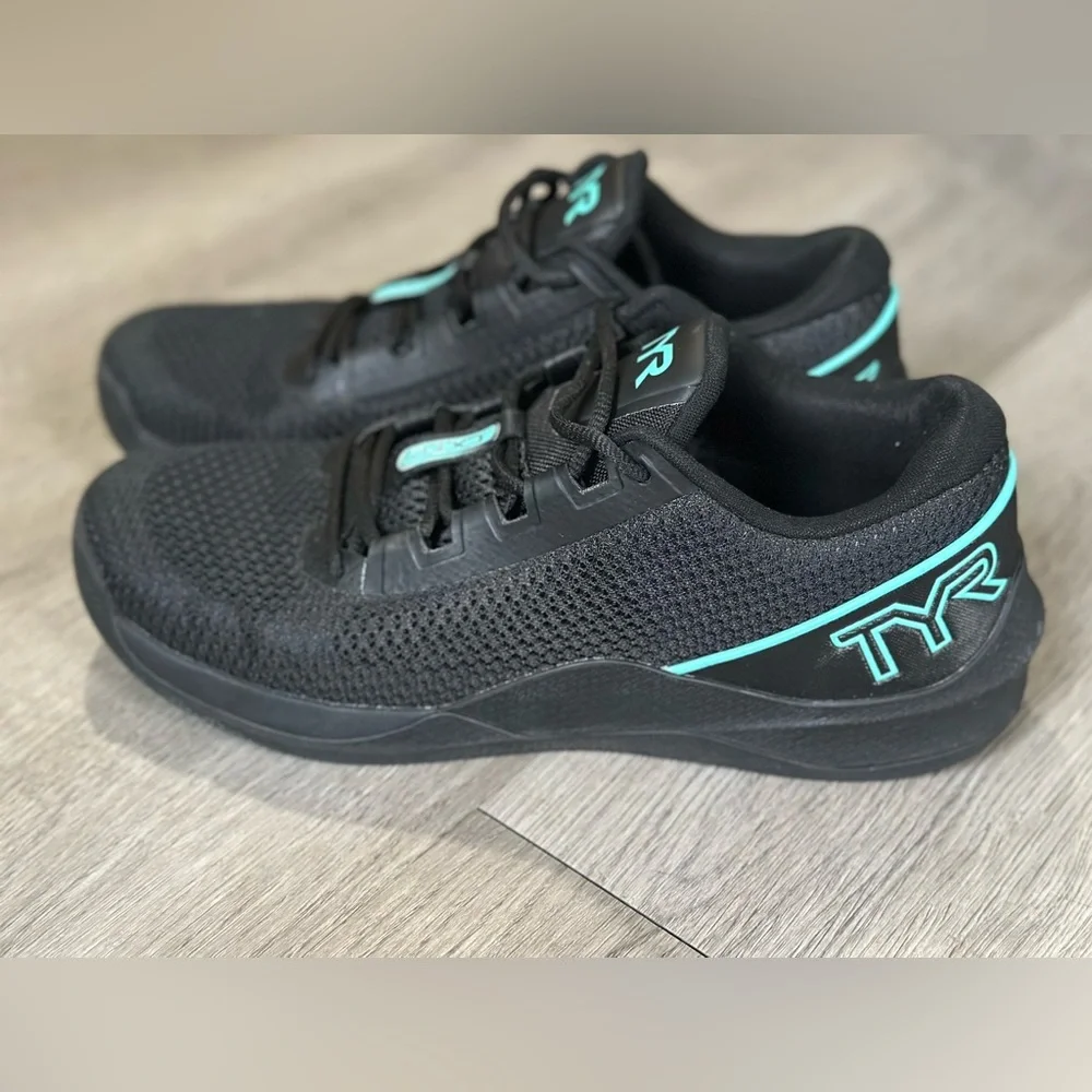 TYR Men's Black Athletic Shoes with Teal Trim